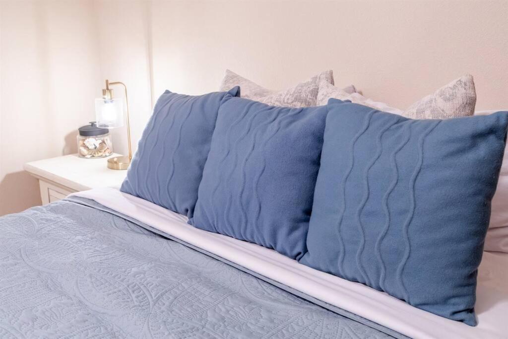 Rockaway Oceanview Condo,Steps To The Beach & Downtown,W&D, Wifi Rockaway Beach Exterior photo